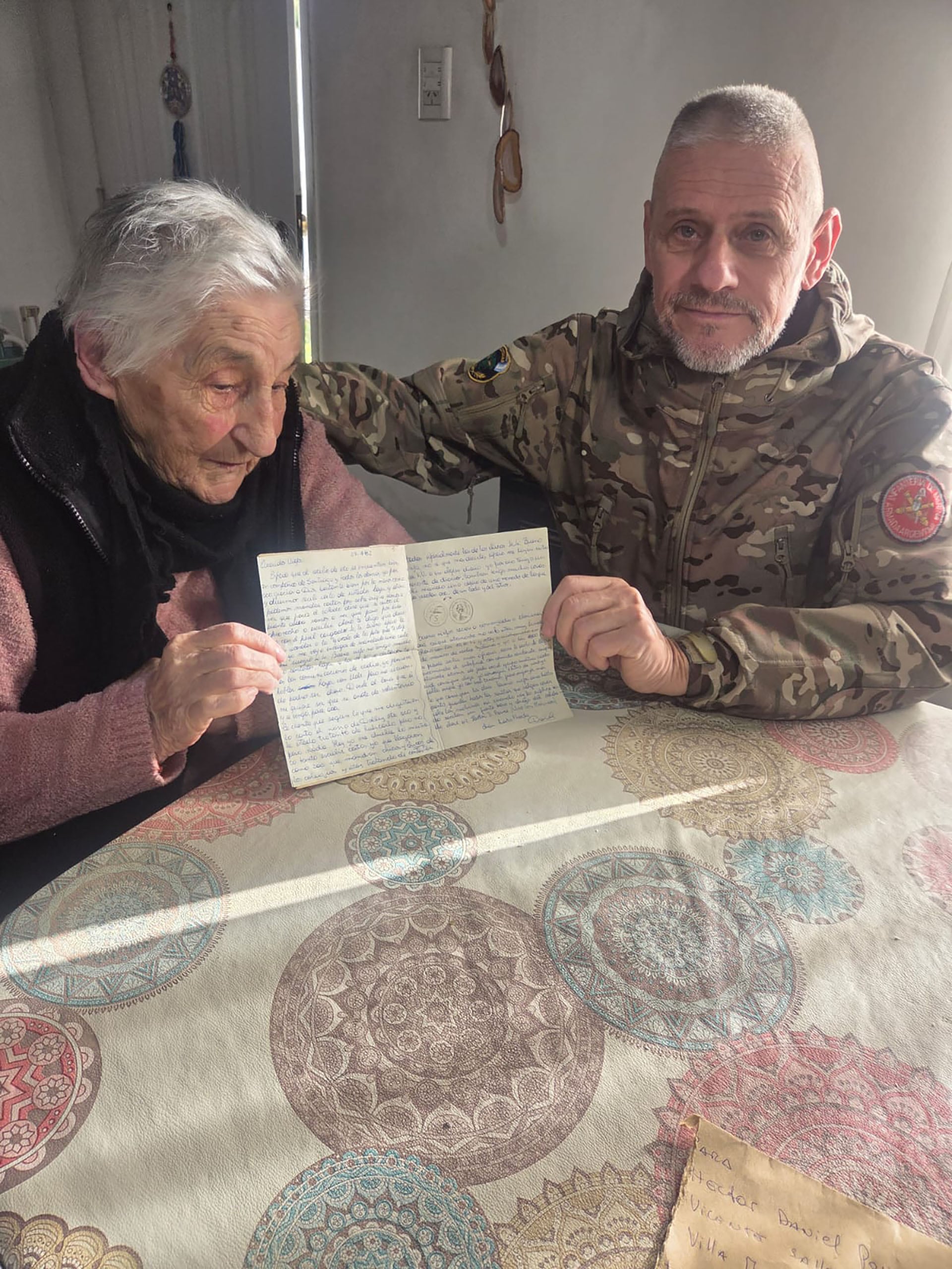 Daniel Ponce, veterano de Malvinas, recupera carta escrita en las islas tras intento de su