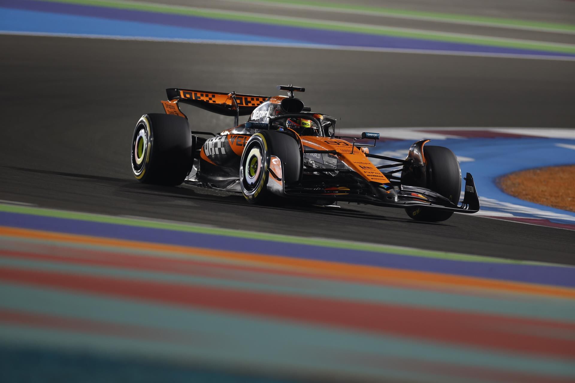 El australiano de McLaren está obligado a ganar para seguir con chances de salir campeón