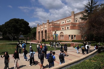 La intensa competencia entre Berkeley y UCLA refleja la alta calidad del sistema universitario público de California (Imagen de la UCLA, créditos: Los Angeles Times)