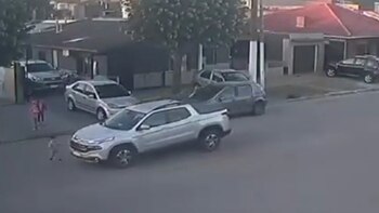 Video: un conductor atropelló a un niño de 2 años en Necochea