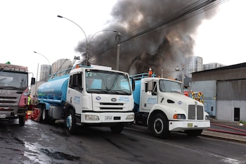 MML coordina acciones y refuerza atención ante incendio en almacén del Cercado de Lima| MML