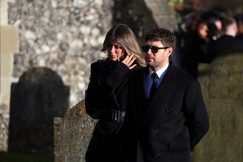 Niall Horan y su pareja Amelia Woolley en el funeral de Liam Payne (REUTERS/Toby Melville)