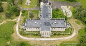 La mansión por fuera