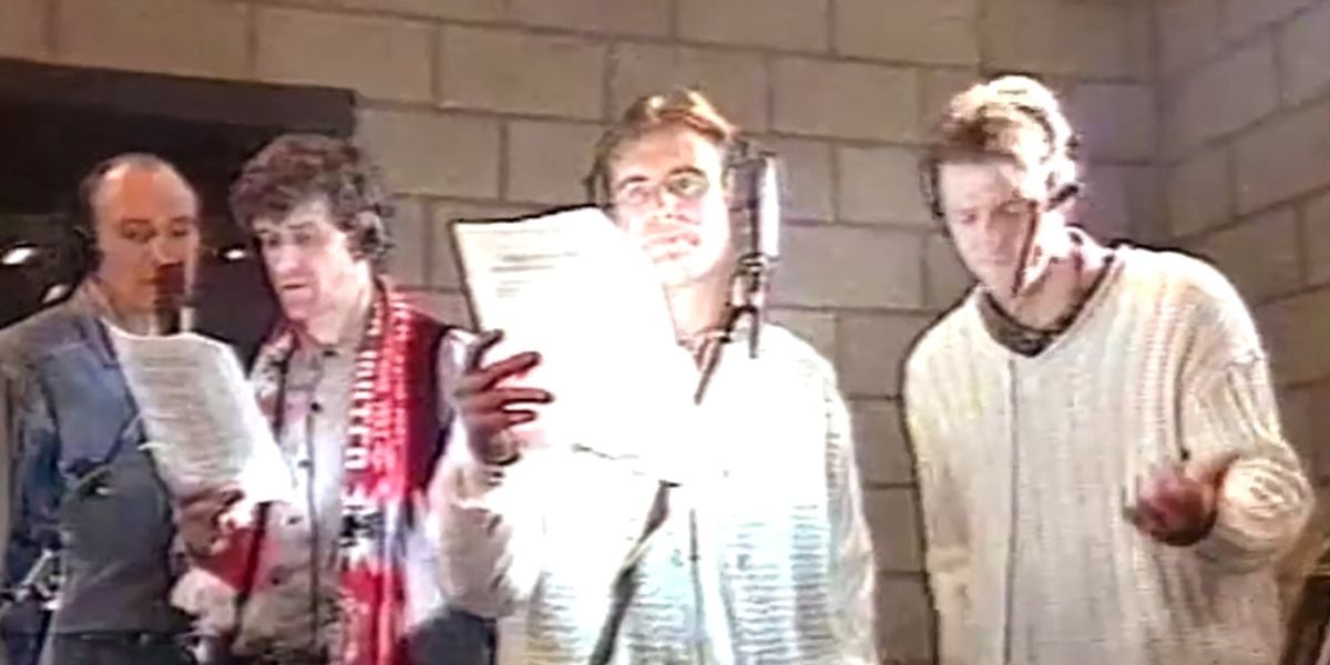 La experiencia de grabación mezcló nervios, alegría y anécdotas, convirtiéndose en un recuerdo inolvidable para los futbolistas de Manchester United (Captura/YouTube)