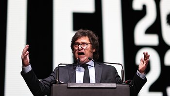 Once legisladores abandonan el partido