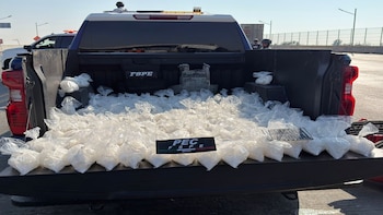 Detienen a dos personas con