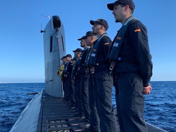 Miembros de la Armada Española