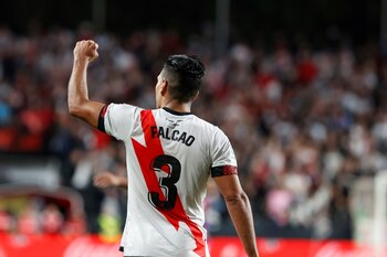 El delantero colombiano del Rayo Vallecano, Radamel Falcao, en una fotografía de archivo. EFE/Javier Lizón