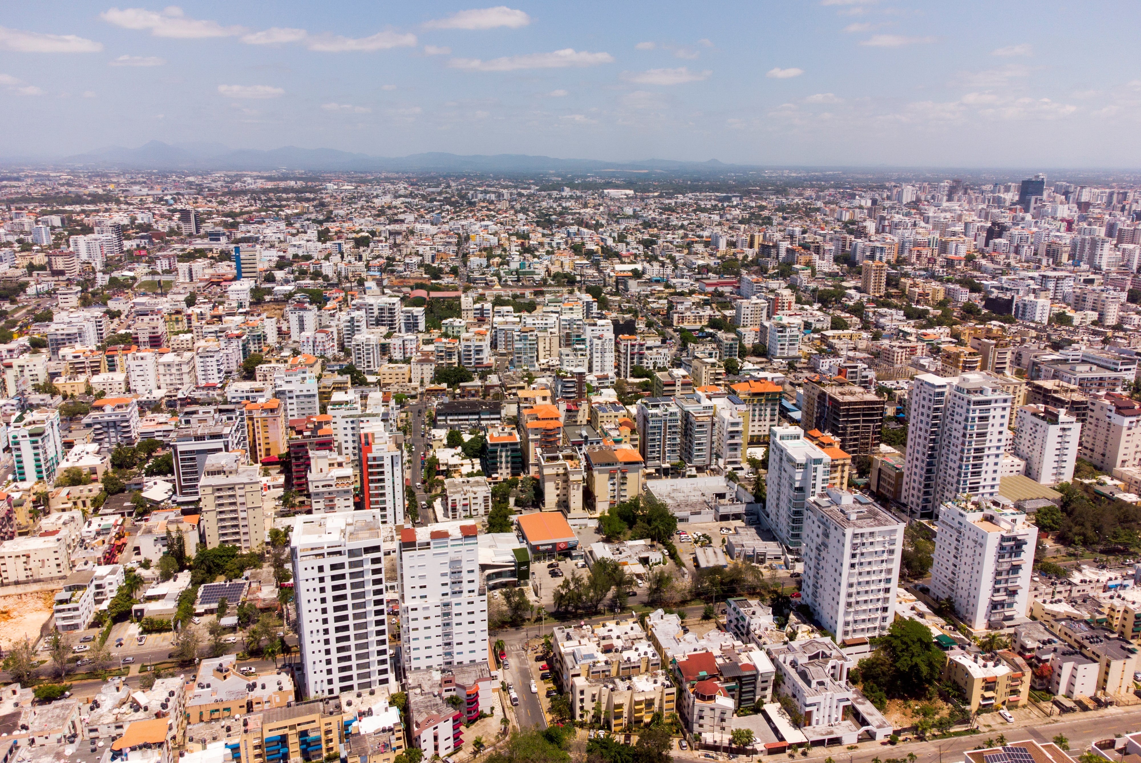 El informe Enhogar-2025 de la Oficina Nacional de Estadística indicó que el 65% de los dominicanos vive en viviendas que no son de su propiedad en República Dominicana. (República Dominicana). EFE/Orlando Barría