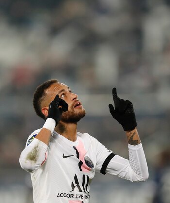 Neymar señaló al cielo en