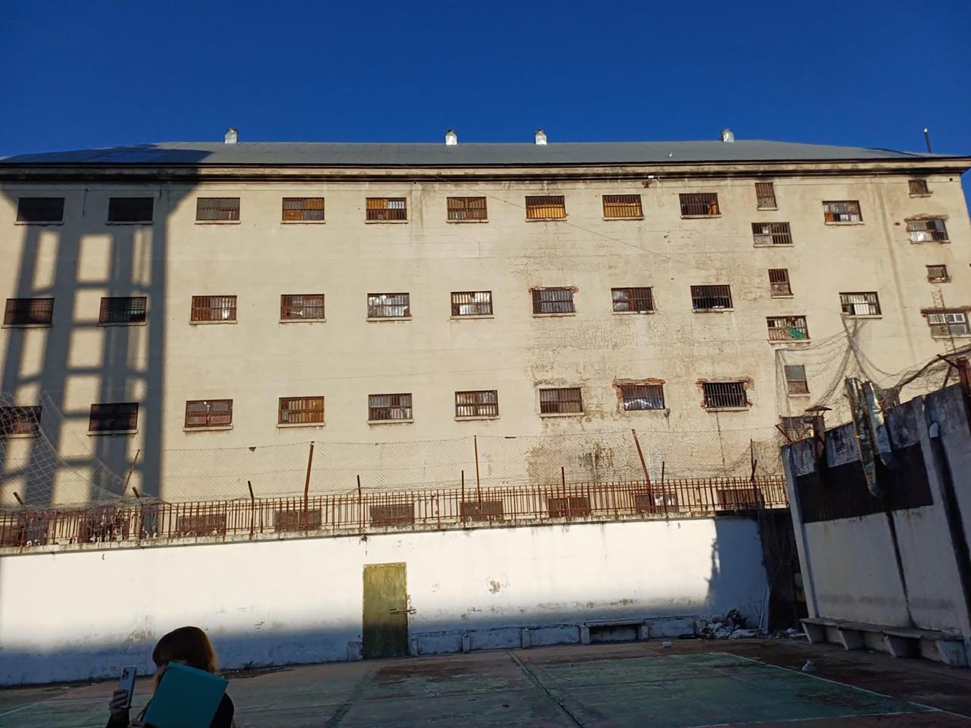 La recorrida se realizó apenas un año después del motín desatado en protesta por el cierre de los centros estudiantiles