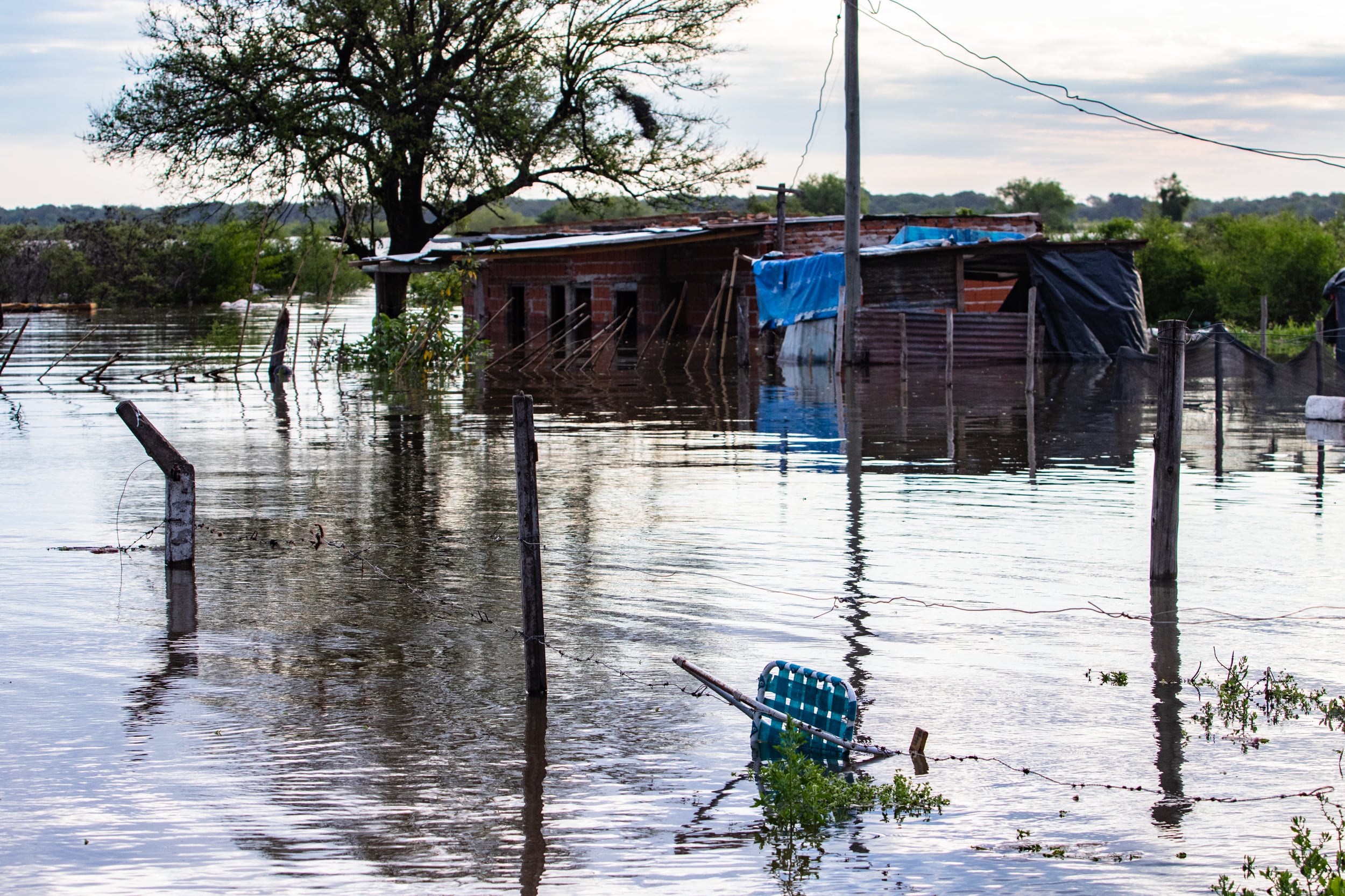 Más de mil personas abandonaron sus hogares en distintos puntos del país por la crecida de los ríos Paraná y Uruguay. (RSFotos)