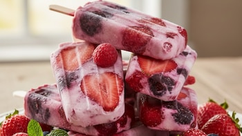 Paletas heladas de frutos rojos