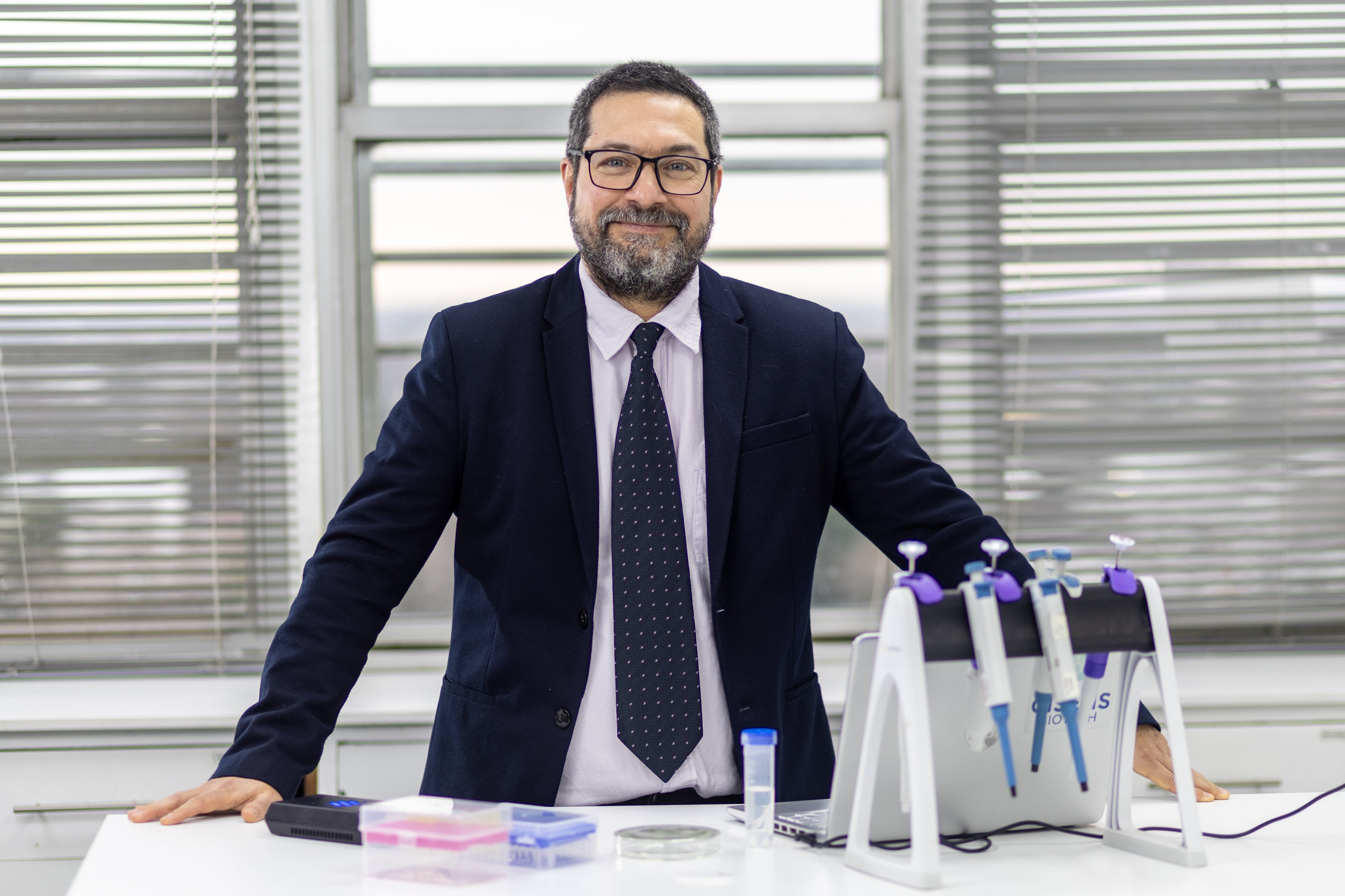 Omar Azzaroni recibió el Premio Fundación Bunge y Born 2026 por sus aportes en ciencia de polímeros, química de superficies, materia blanda y nanotecnología. (Fundación Bunge y Born)