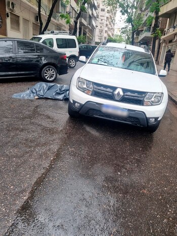 Rosario: motochorro fue a robar un bolso con plata de una camioneta y recibió un tiro mortal