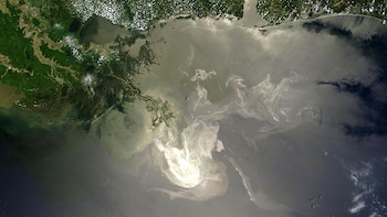 El derrame de petróleo en