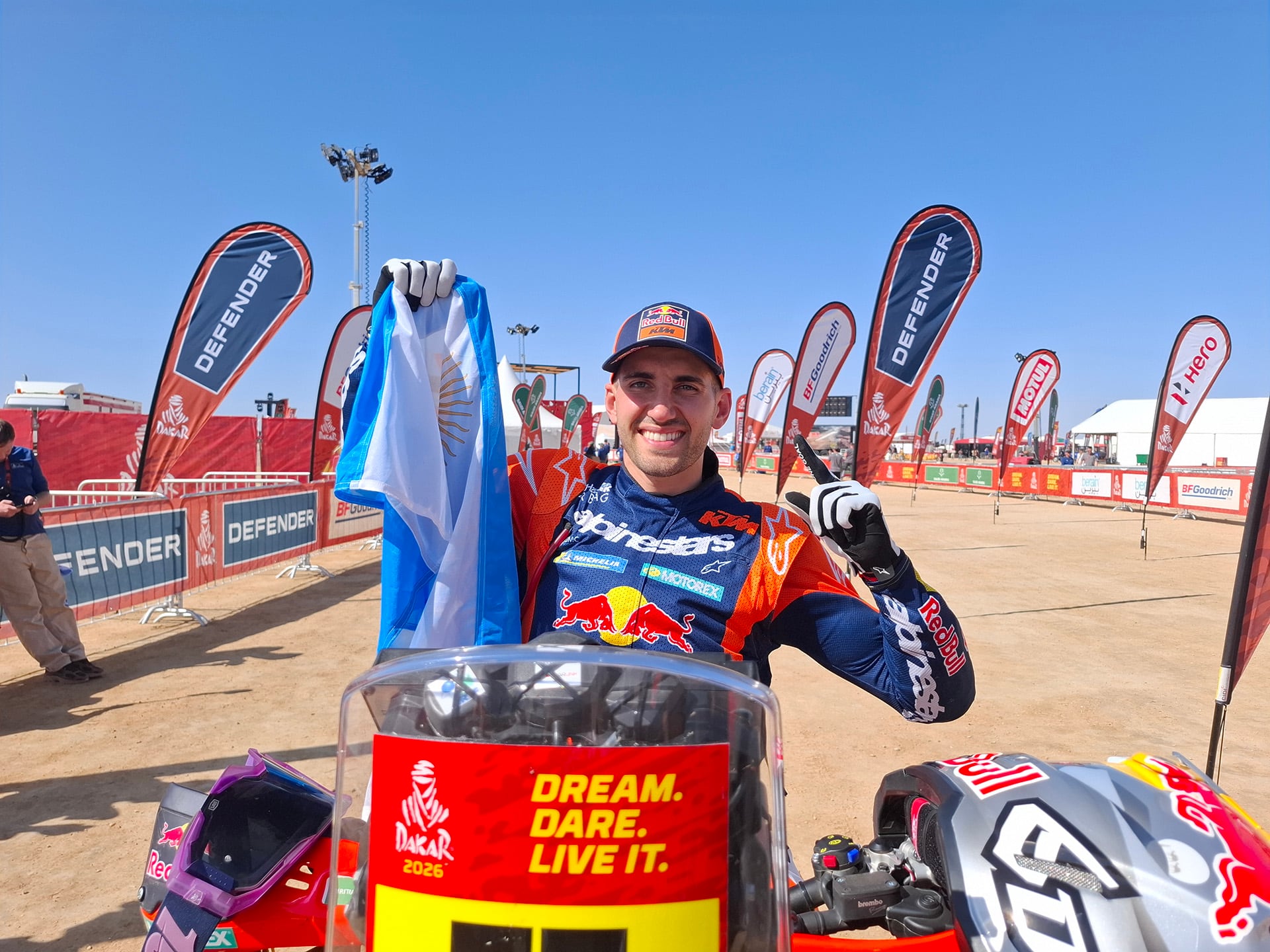 El salteño Luciano Benavides fue cuarto en motos