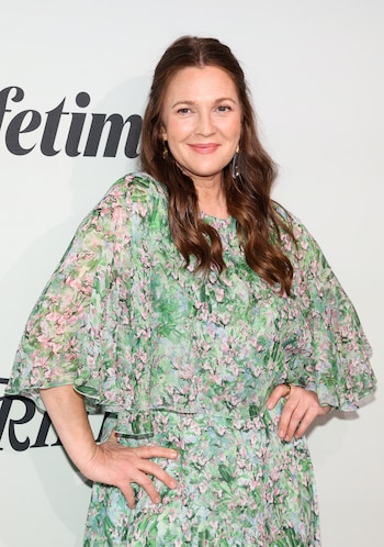 La sinceridad de Drew Barrymore inspira a mujeres a ser amables consigo mismas