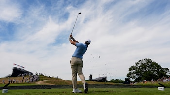 Tormentas, niebla densa y ráfagas amenazan el US Open de golf en Long Island