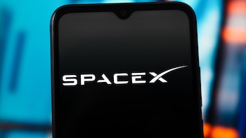 SpaceX solicita poner en órbita