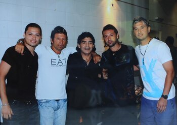 Los hermanos Zárate con Diego