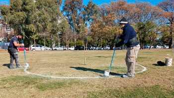 Cada círculo se encuentra a