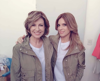 Mercedes Morán y Mey Scápola quien dirige A cielo abierto, la obra de David Hare que explora los vínculos atravesados por diferencias ideológicas