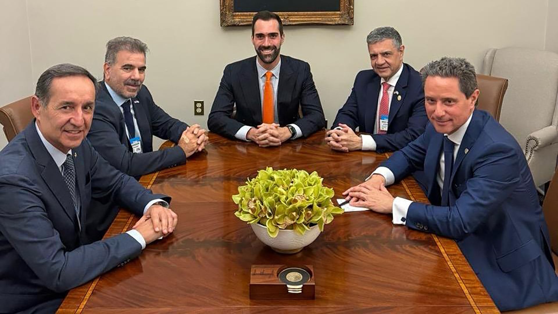Richard Walters junto a Jorge Macri, Christian Ritondo, Fulvio Pompeo y Gabriel Sánchez Zinny