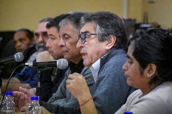 Las tres centrales obreras responsabilizaron al Gobierno por el problema de las familias endeudadas