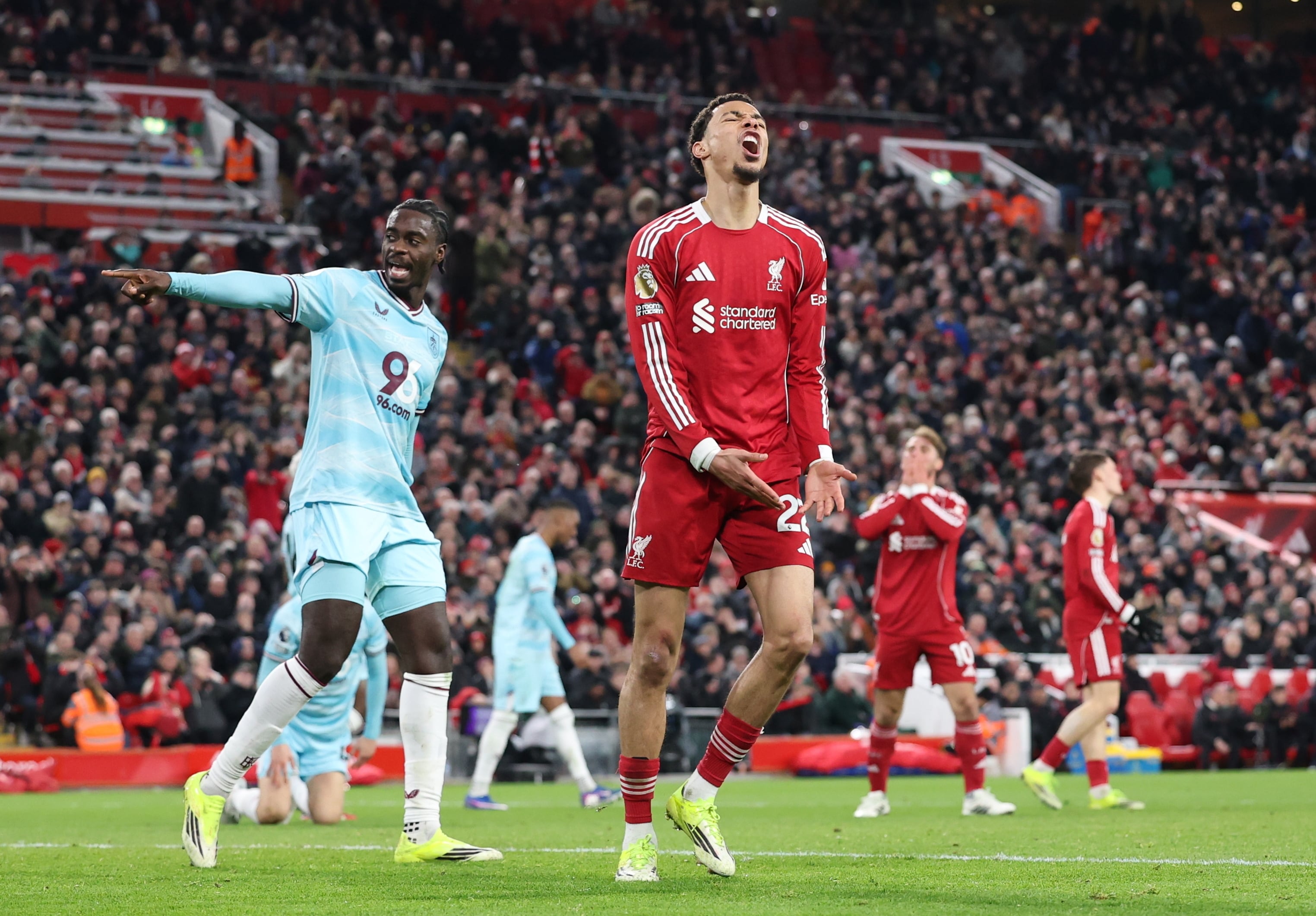 Los reds no se encuentran en su mejor momento y cada día se alejan de los puestos de competencias internacionales. (EFE/EPA/ADAM VAUGHAN E)