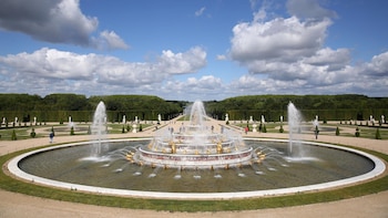 Macron nombra a la expresidenta