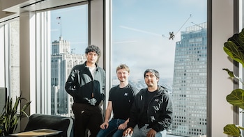 Hombres jóvenes, y poquísimas mujeres: