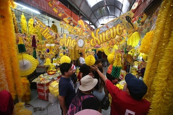 Cotillón amarillo para adornar las