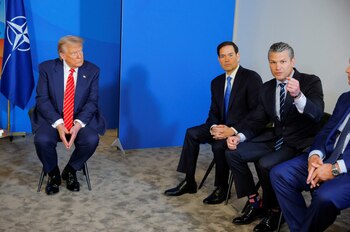 El secretario de Defensa de