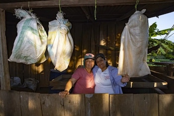 María Esther Garzón y Martha Elena Somarriba son quienes lideran la cooperativa. (Foto: Diario CONFIDENCIAL 30)