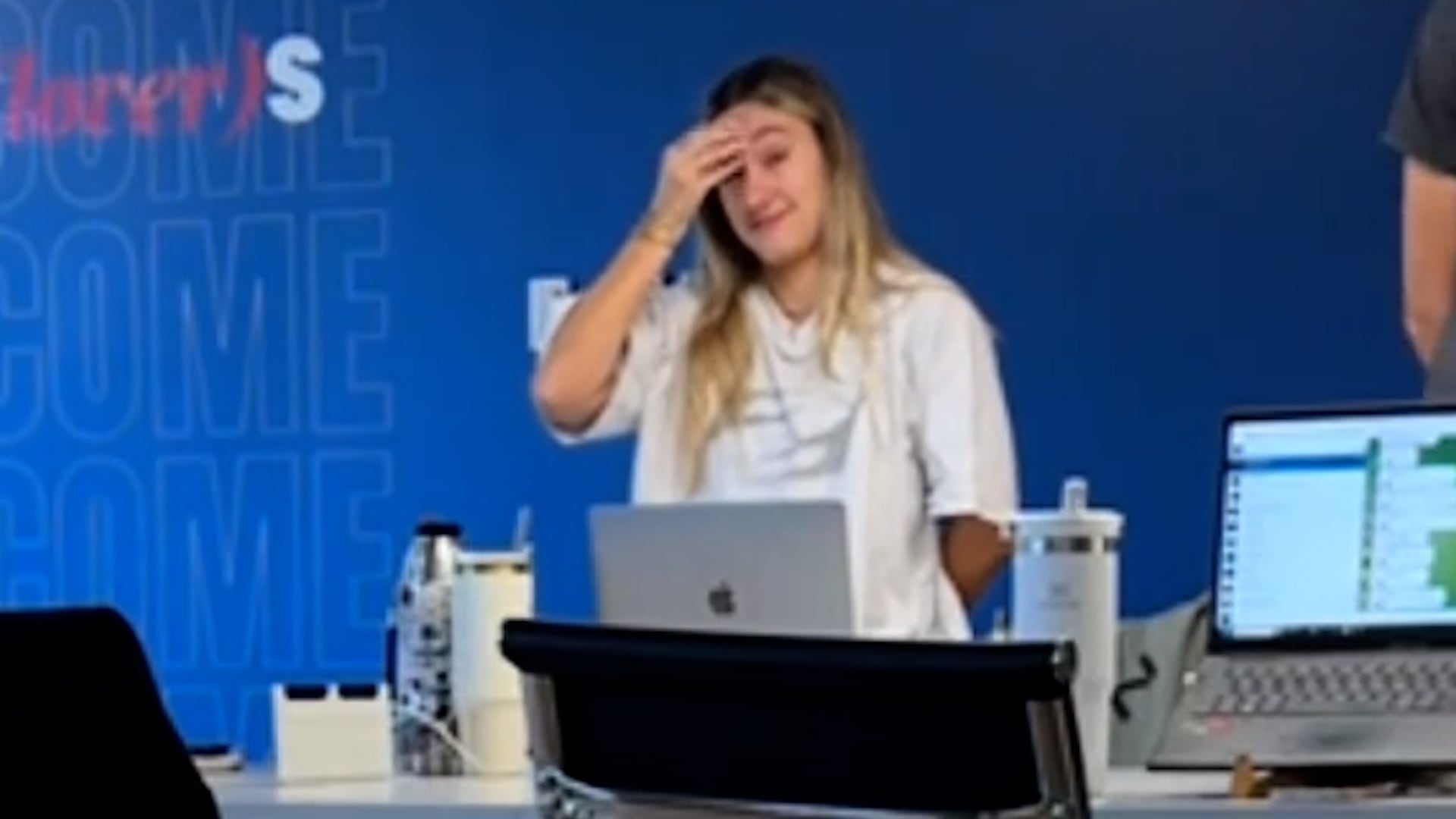 Maca vivió una bienvenida inolvidable en su primer día de trabajo gracias a una broma institucional