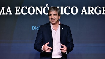 El Tesoro compró USD 320