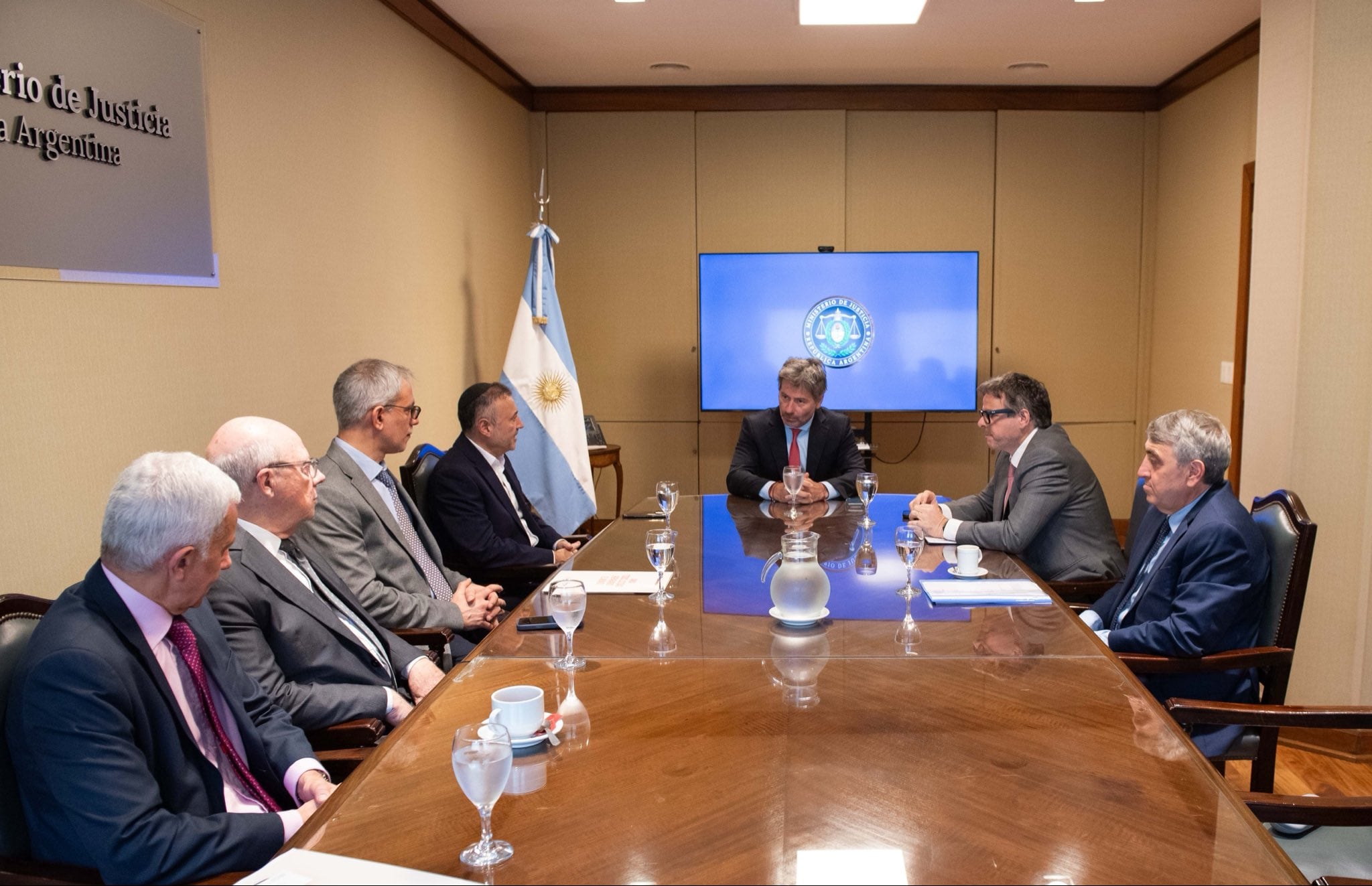 Gobierno analiza demanda ante la CIJ contra Irán por el atentado a la AMIA