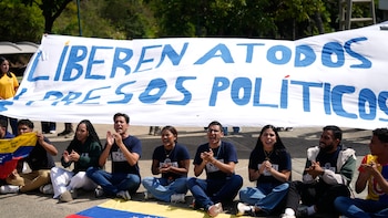 Presos políticos en Venezuela: el Foro Penal reportó 454 detenidos, en medio de reclamos internacionales y familiares