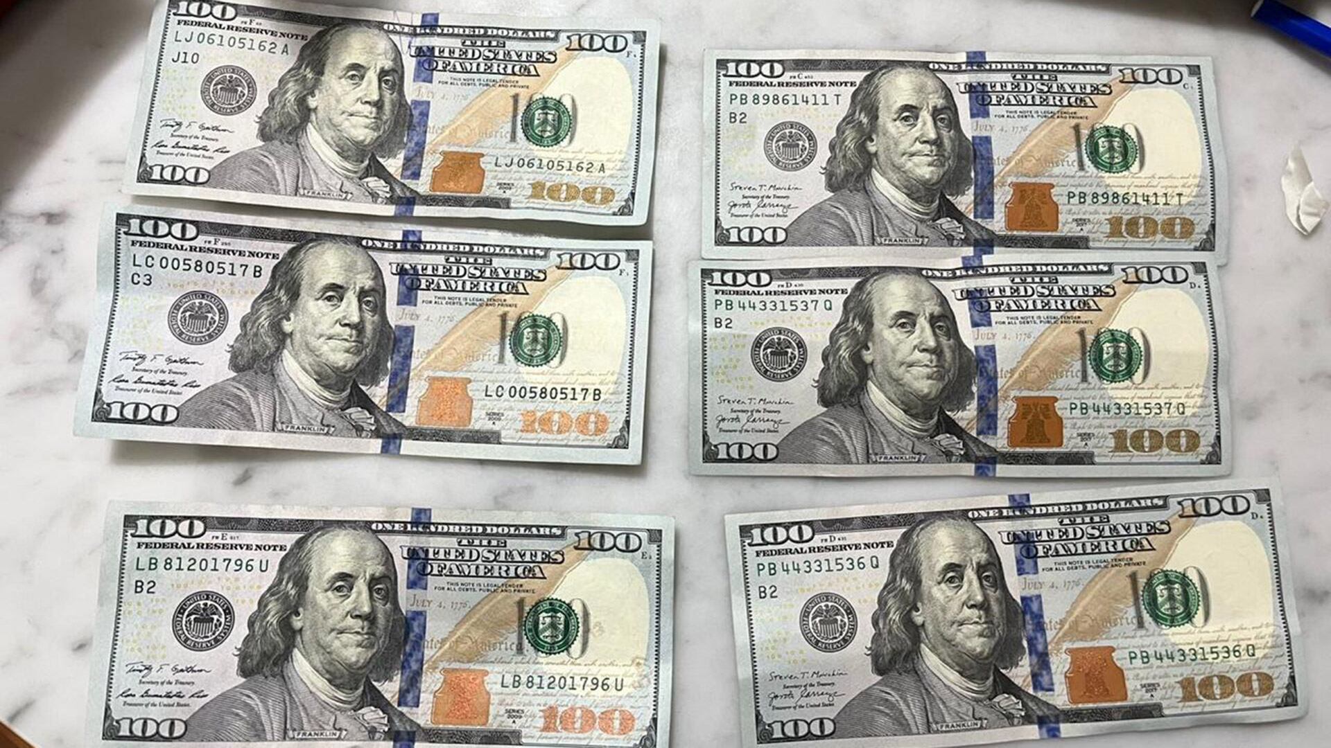 La víctima denunció el robo de ocho millones de pesos y algunos dólares