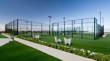 Los huéspedes pueden participar en