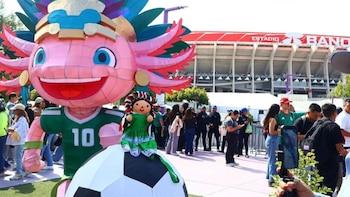 Gobierno de CDMX desmiente que FIFA ordenara retirar el ajolote monumental previo al Mundial 2026