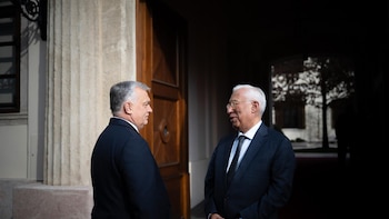 Costa recrimina a Orbán el
