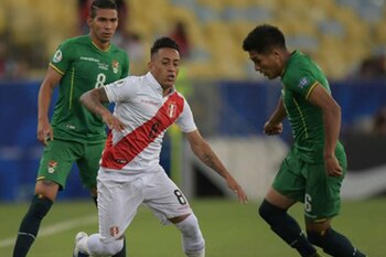 Christian Cueva formaría parte del once titular ante 'La Verde'. (Foto: AFP)