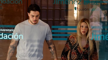 Alejandra Rubio y Carlo Costanzia llegan a casa con su hija recién nacida, Tessa