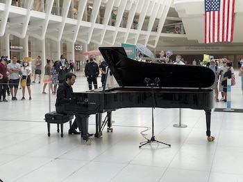 La cantante se presentará gratuitamente en el Lobby Stage de PAC NYC los días 1, 8, 15 y 22 de octubre a las 18:00.