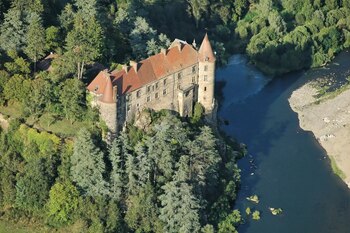 Castillo de Lavoûte-Polignac, en Francia.