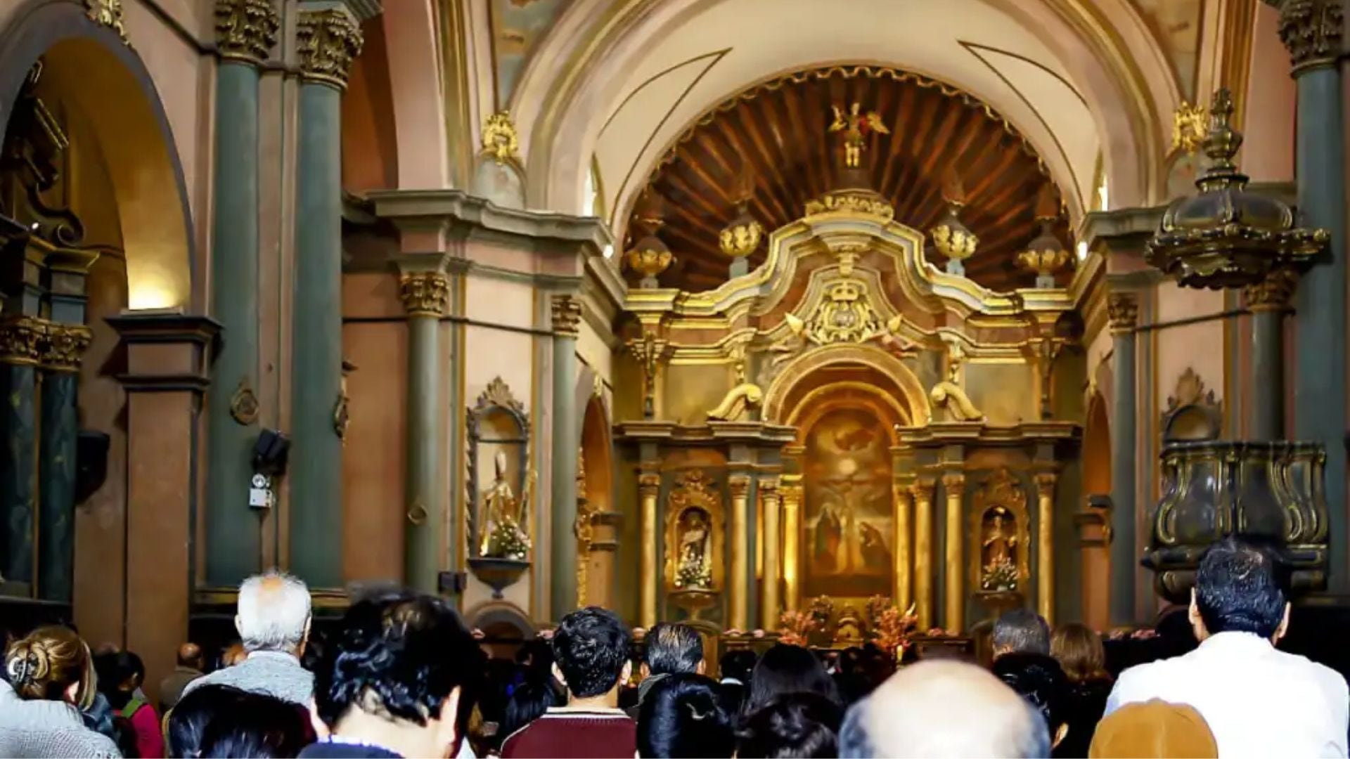 La pintura original permanece en el altar mayor del Santuario de las Nazarenas y no recorre las calles en las procesiones. (Plasma Arquitectura).