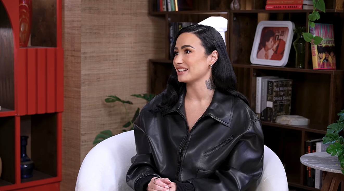 Lovato conversó sobre su presente con la actriz Kerry Washington en el pódcast Street You Grew Up On (YouTube/@kerrywashingtonvideo)