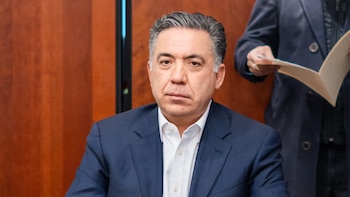 Enrique Inzunza regresó a sesiones sin haber solicitado licencia durante el periodo en que estuvo fuera de los trabajos legislativos. (Foto: redes sociales)